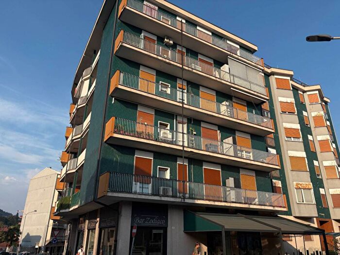 Appartamento bilocale in affitto in Piazza Camillo Benso di Cavour, Intra Centro Storico, Verbania