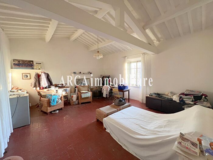Casa con 5 locali in vendita in Pietrasanta