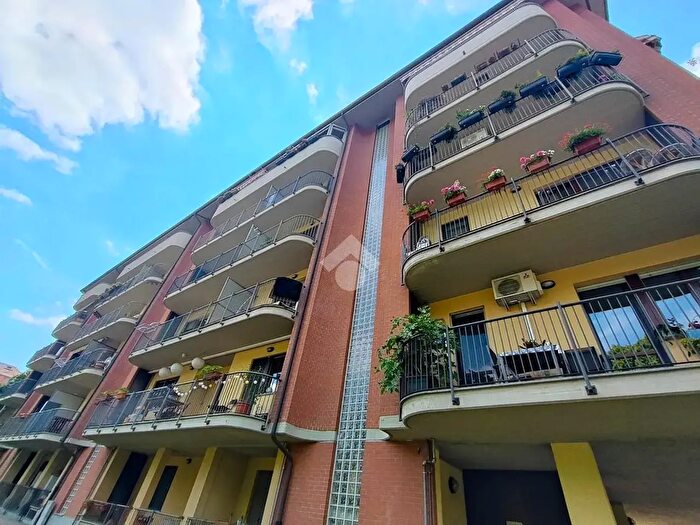 Appartamento quadrilocale in vendita in Via Sondrio, Torino