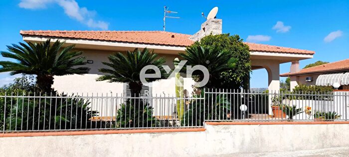 Casa con 7 locali in vendita in Modica