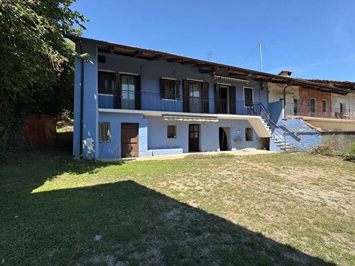 Casa con 6 locali in vendita in Via Comba Noverata, Rifreddo
