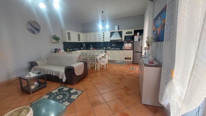 Appartamento trilocale in vendita in Via Marano Pianura, Marano Di Napoli