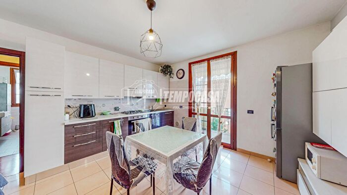 Appartamento trilocale in vendita in Via Enrico Berlinguer, San Cesario Sul Panaro