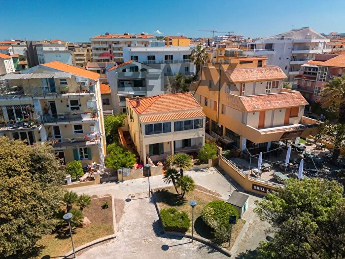 Appartamento con 5 locali in vendita in Via Lido a, Alghero