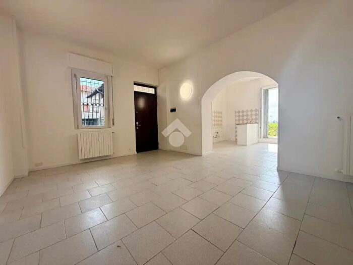 Casa trilocale in vendita in Via Piatti, Turate