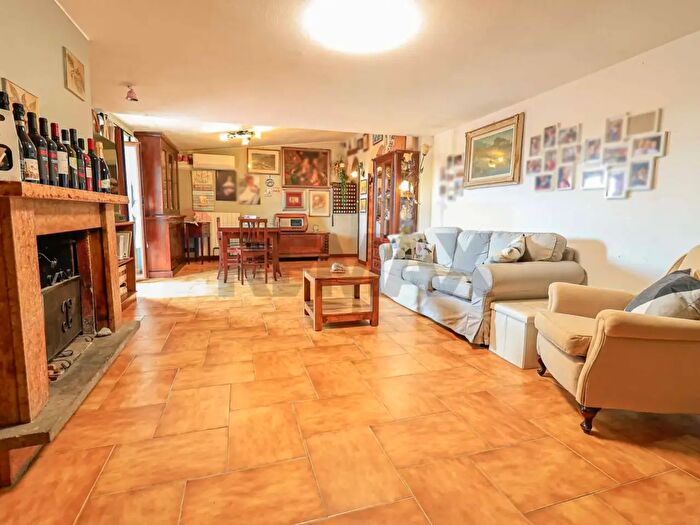 Appartamento trilocale in vendita in Via Manoppello, Roma