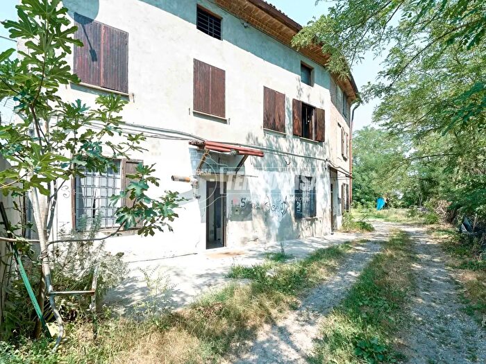 Appartamento con 6 locali in vendita in Strada Statale Padana Inferiore, Vescovato