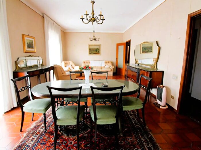 Appartamento con 5 locali in vendita in Via Etnea, Carlentini