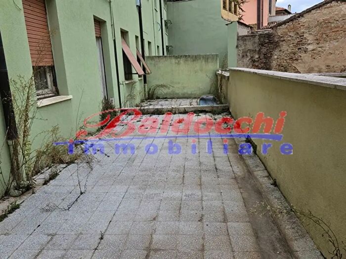 Appartamento con 7 locali in vendita in Fano