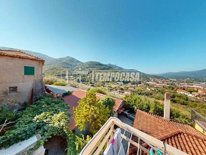 Appartamento trilocale in vendita in Via alla Costa, Centro, Albenga