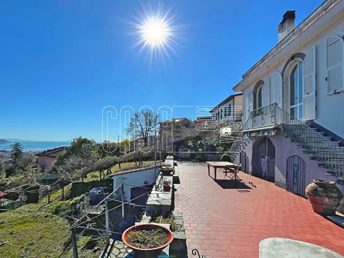 Casa con 7 locali in vendita in Via del Parodi, La Spezia