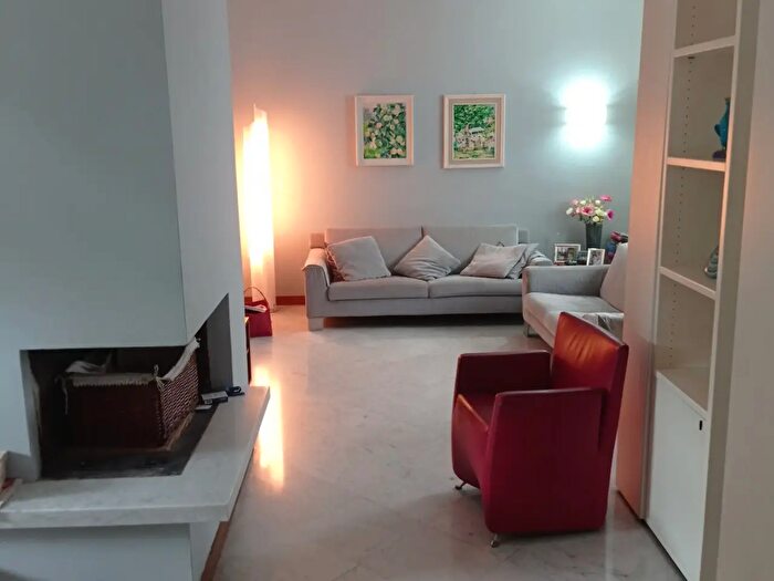 Casa con 11 locali in vendita in Arcola