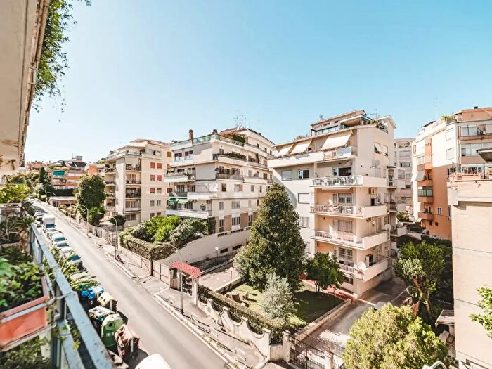 Appartamento con 5 locali in vendita in Via Bodio, Roma