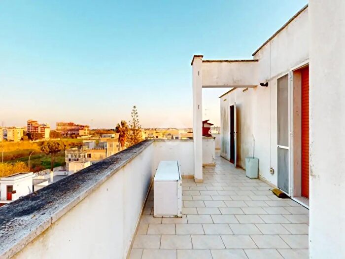 Appartamento trilocale in vendita in Via Giancarlo Bovio, Brindisi