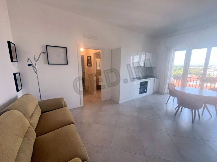 Appartamento bilocale in affitto in Via Martiri della Libertà, Centro, Rho