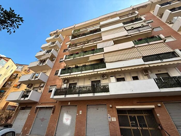 Appartamento quadrilocale in vendita in Via Cesare Pascarella, Palermo