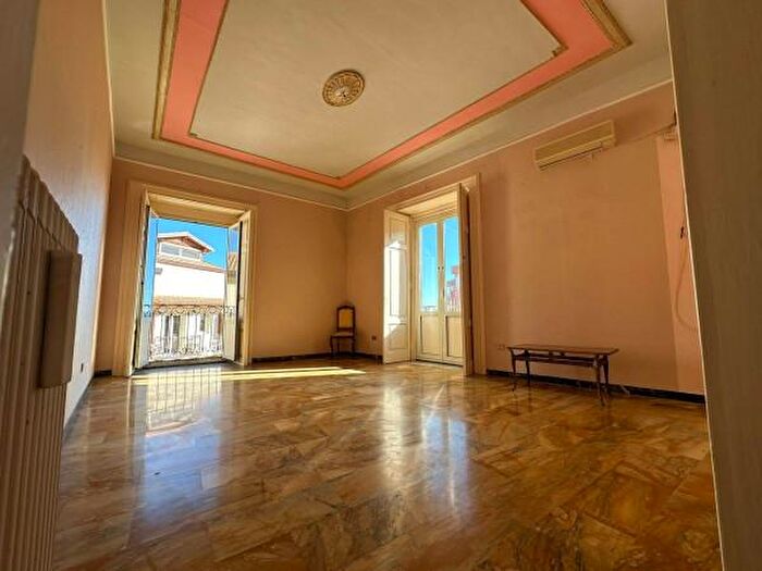 Appartamento quadrilocale in vendita in Piazza Roma, Catanzaro