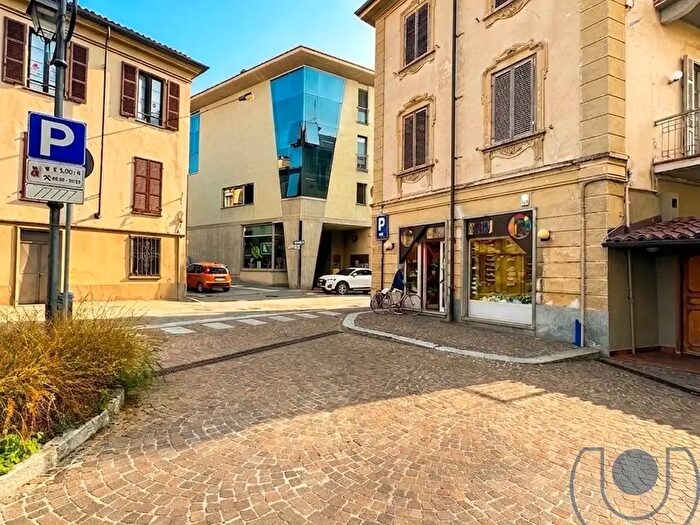 Appartamento con 5 locali in vendita in Via Vittorio Emanuele II, Chieri