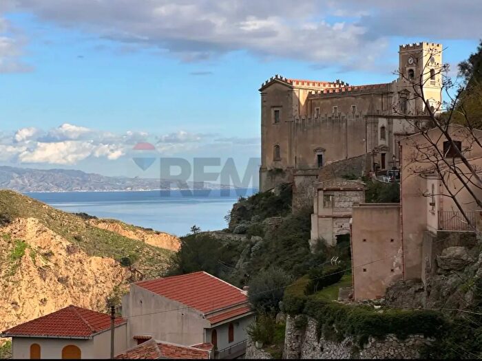 Casa quadrilocale in vendita in Savoca