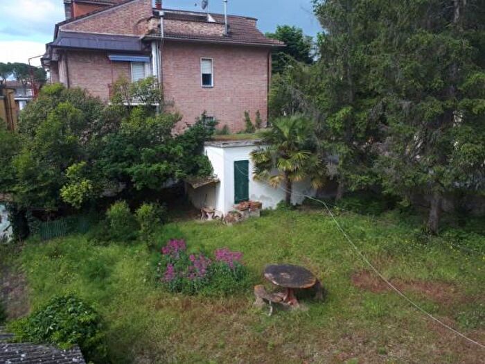 Casa con 6 locali in vendita in Viale Giovanni XXIII, Jesi