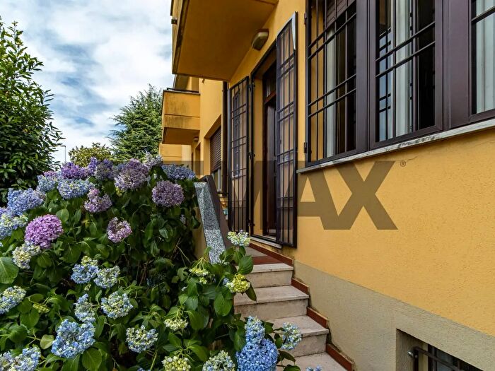 Casa quadrilocale in vendita in Via Pavese, Besana In Brianza