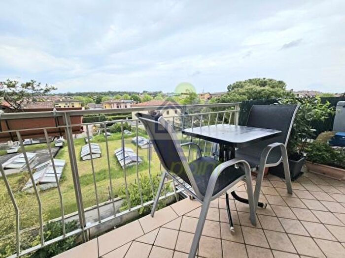 Appartamento trilocale in vendita in Via Regia Antica, Lonato