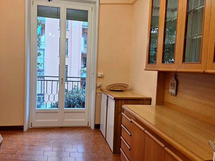 Appartamento trilocale in affitto in Viale Corsica, Plebisciti Susa, Milano