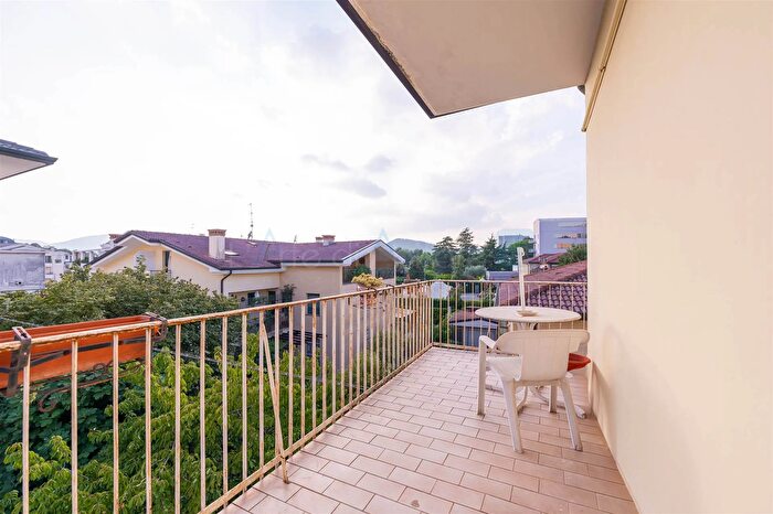 Appartamento con 5 locali in vendita in Via Jappelli Abano Terme, Abano Terme