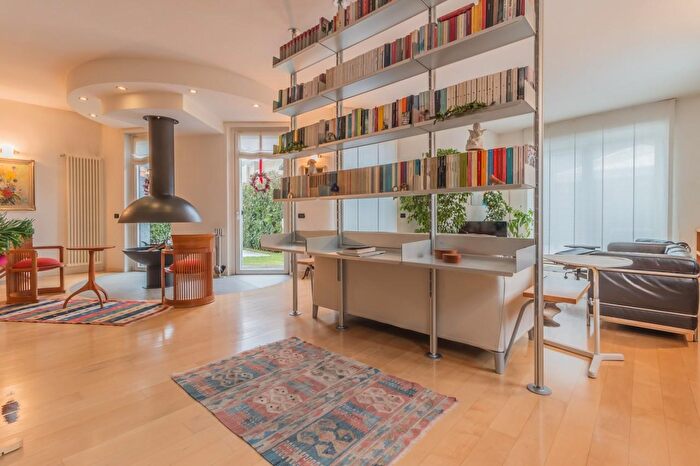 Appartamento con 5 locali in vendita in Via S Camillo De Lellis, Sondrio