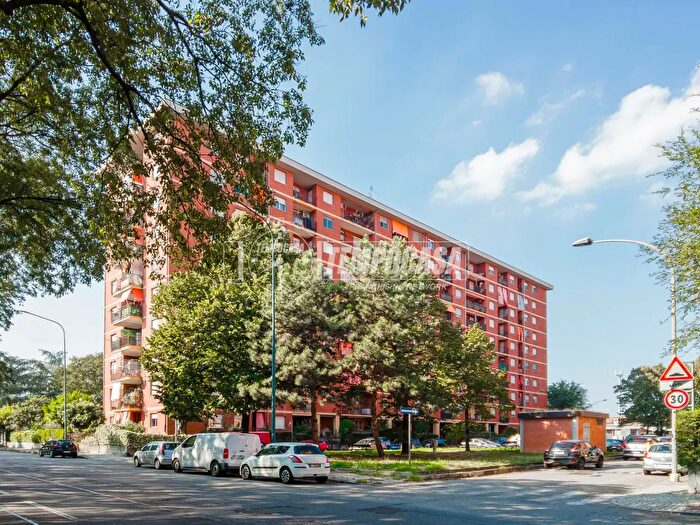 Appartamento trilocale in vendita in Piazza Bruno Caccia, Torino
