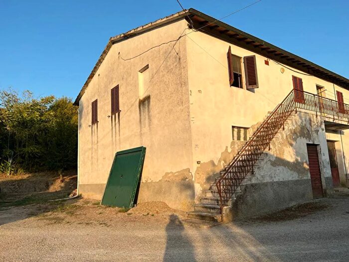 Casa con 6 locali in vendita in Via II Giugno a Certaldo Firenze, Certaldo