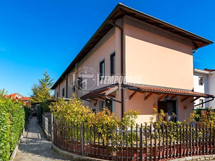Casa con 6 locali in vendita in Via Italia B, San Mauro Torinese