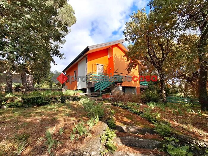 Casa trilocale in vendita in Via Tarderia, Pedara