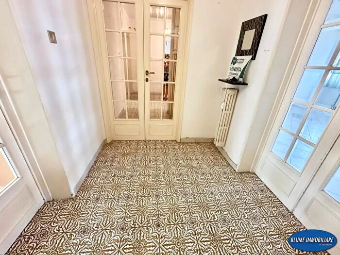 Appartamento con 5 locali in vendita in Viareggio