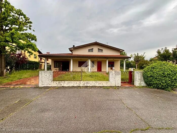 Casa quadrilocale in vendita in Via Costanza Monti Perticari, Fusignano