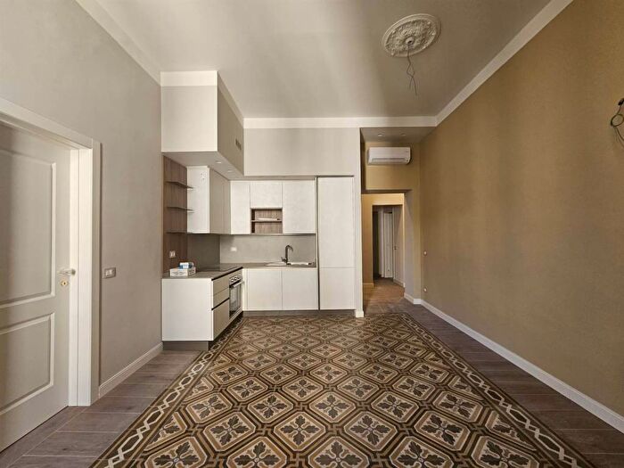 Appartamento trilocale in affitto in Cisternone, Livorno