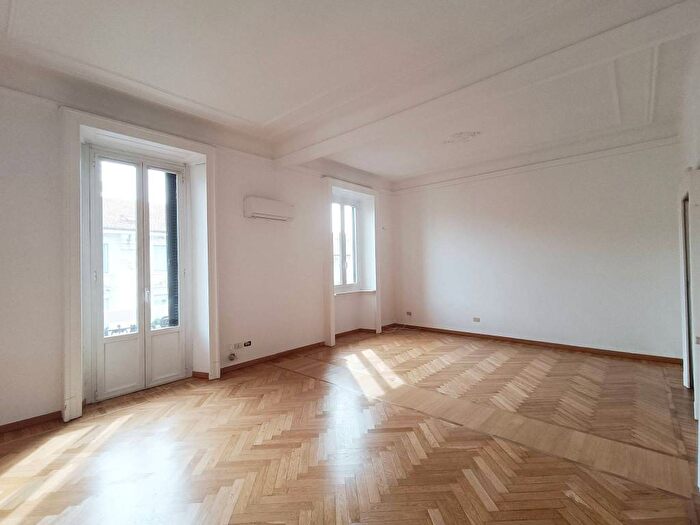 Appartamento quadrilocale in affitto in Via Gustavo Modena, Indipendenza, Milano