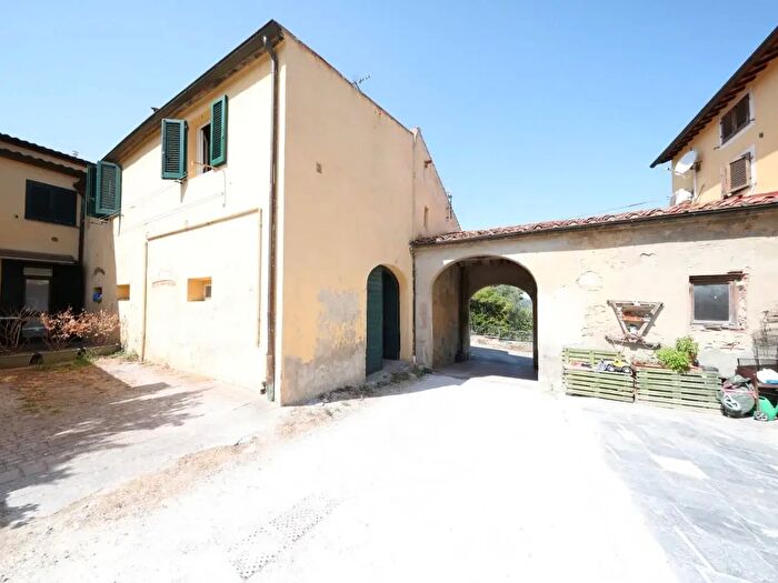 Casa con 5 locali in vendita in Fauglia