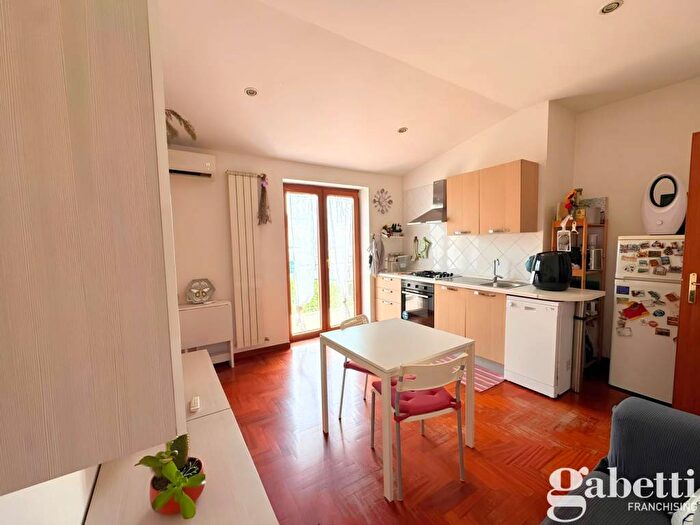 Appartamento bilocale in affitto in CORSO UMBERTO I, Centro, Pomigliano d'Arco