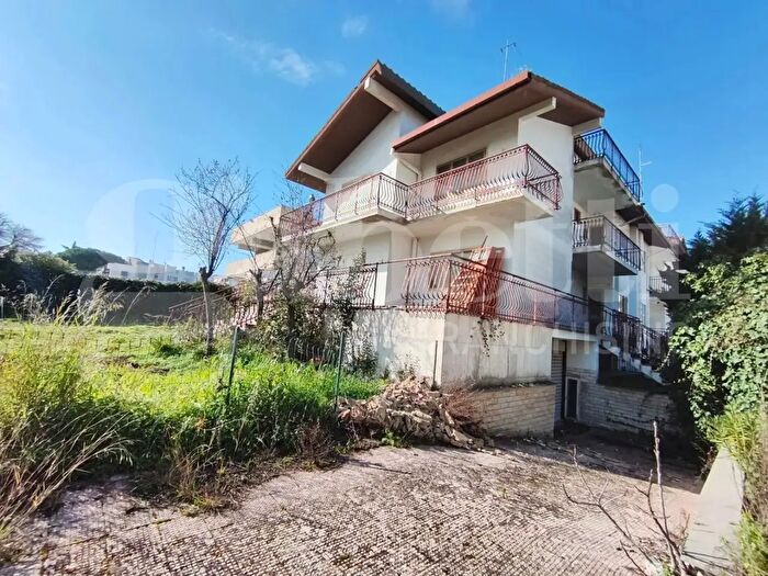 Casa con 5 locali in vendita in Via Giulio Petroni, Bari