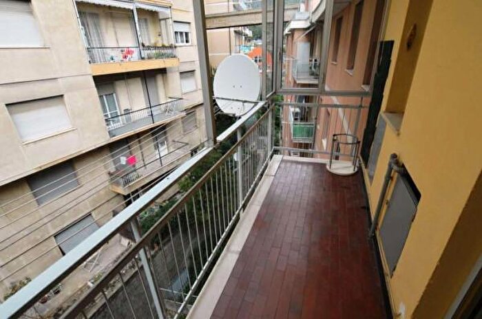 Appartamento con 5 locali in affitto in Via Bari, Genova