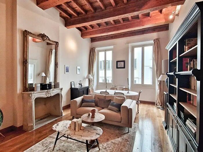 Appartamento con 6 locali in vendita in Firenze