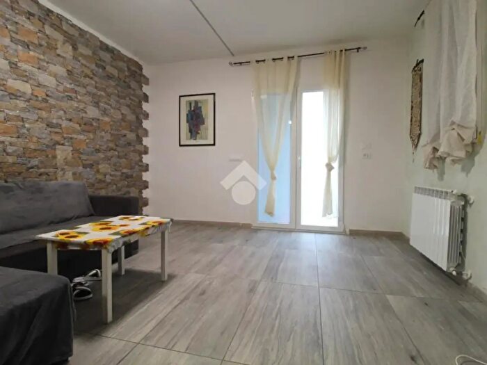 Casa trilocale in vendita in Via Guido da Bagnolo, Bagnolo In Piano