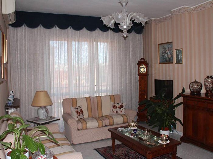 Appartamento bilocale in affitto in Via Mario Pieri, Crescenzago, Milano