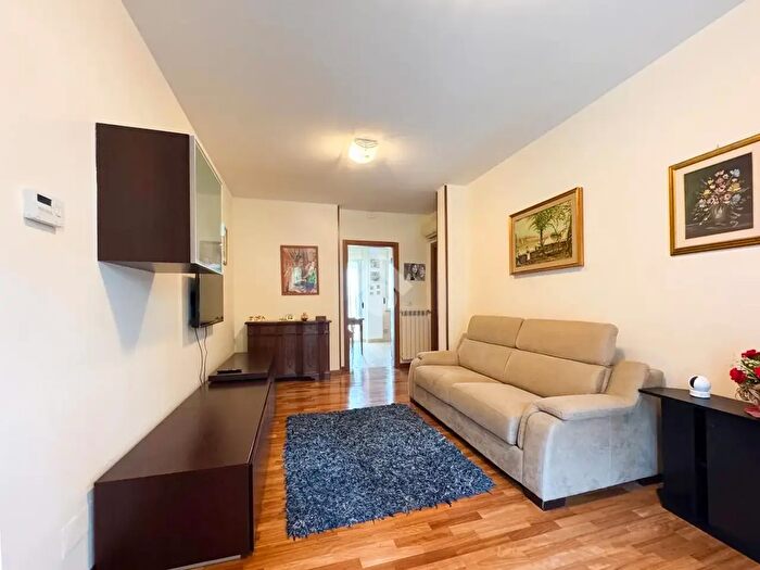 Appartamento quadrilocale in vendita in Via dei Frentani, Chieti