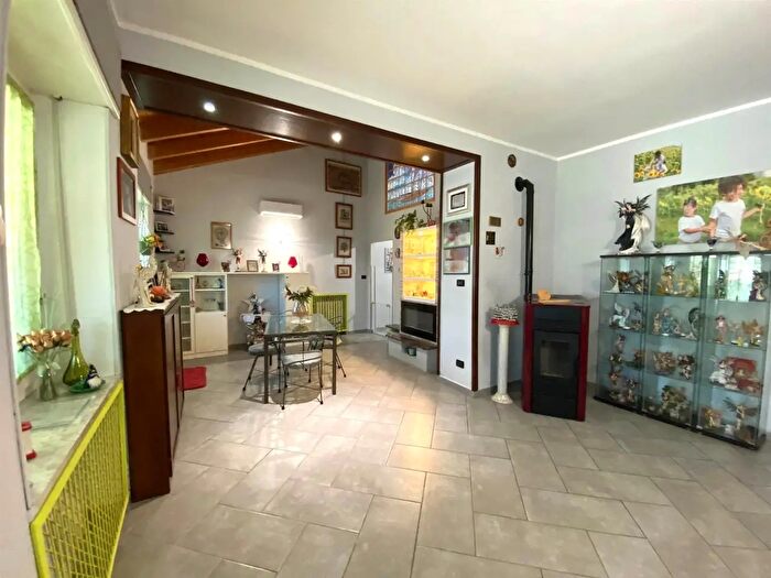 Casa quadrilocale in vendita in Via, Palazzolo Vercellese