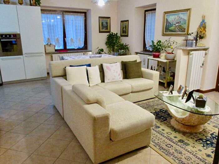 Appartamento con 5 locali in vendita in Via Don Luigi Rota, Rota DImagna