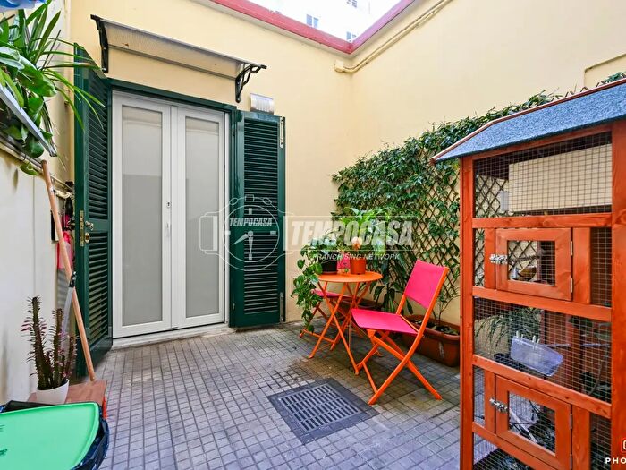 Appartamento trilocale in vendita in Via Sabatino Lopez, Livorno