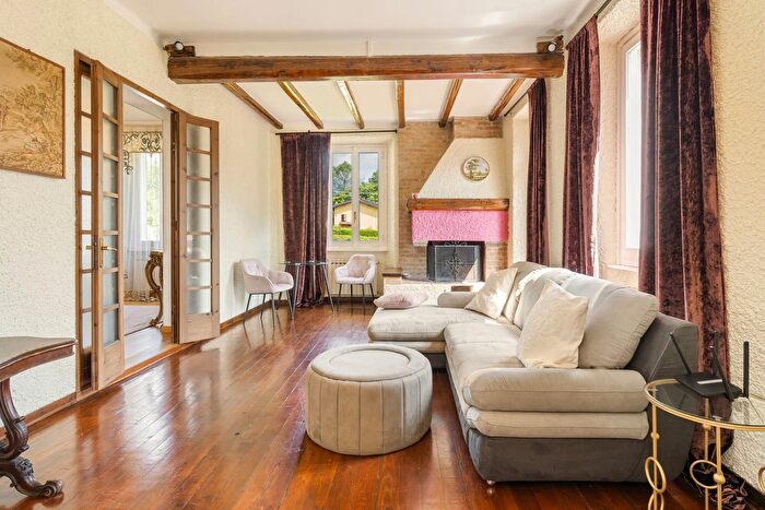 Casa con 10 locali in vendita in Dizzasco