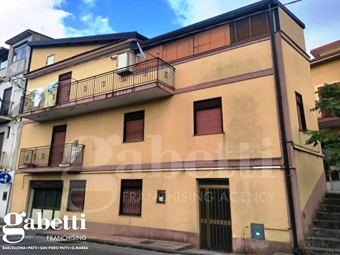 Casa trilocale in vendita in Via Nino Dante, San Piero Patti